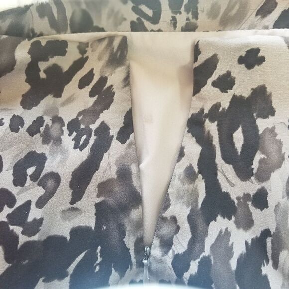 ANN TAYLOR SKIRT. Size 2. - Picture 2 of 6